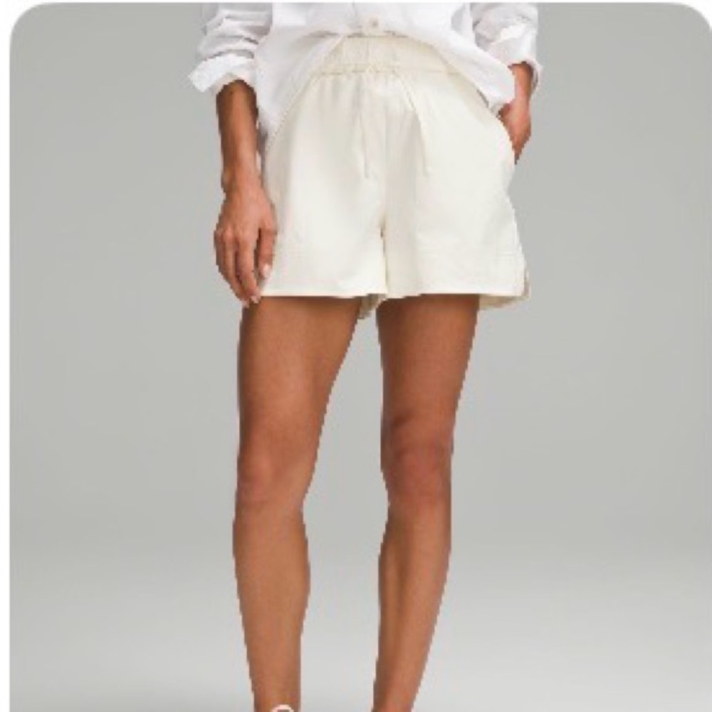 Lululemon Cinchable Waist High-Rise Woven Shorts, Sundance (Pale Yellow)